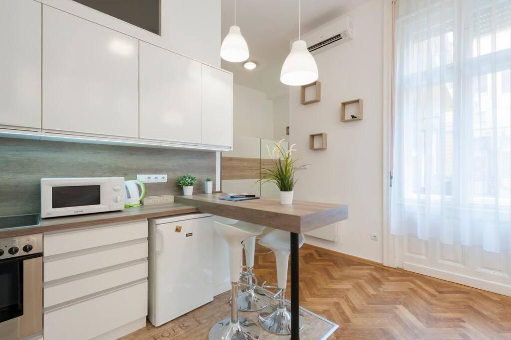 Szent Istvan Ter 4 Next To Basilica A 1 Bedroom Budapeste Exterior foto